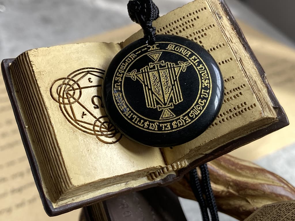 所羅門鑰匙・名利雙收護符｜黑曜石吊墜